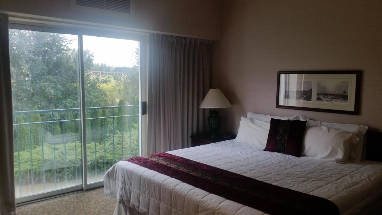Totem Lake Hotel كيركلاند المظهر الخارجي الصورة